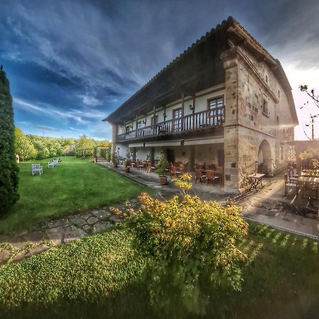 Palacion De Toñanes Екстериор снимка